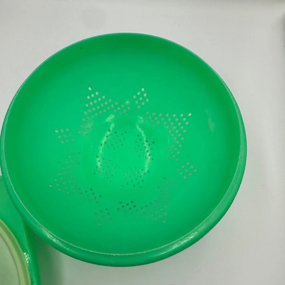 Tupperware vintage microwave